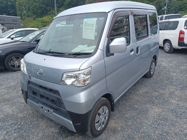 7930 Daihatsu Hijet van S331V 2018 г. (LUM Kobe Nyusatsu)